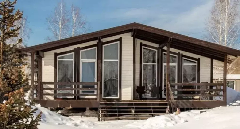 Дом в Курская область, Хомутовка рп ул. Октябрьская, 25 (180 м) - Фото 1