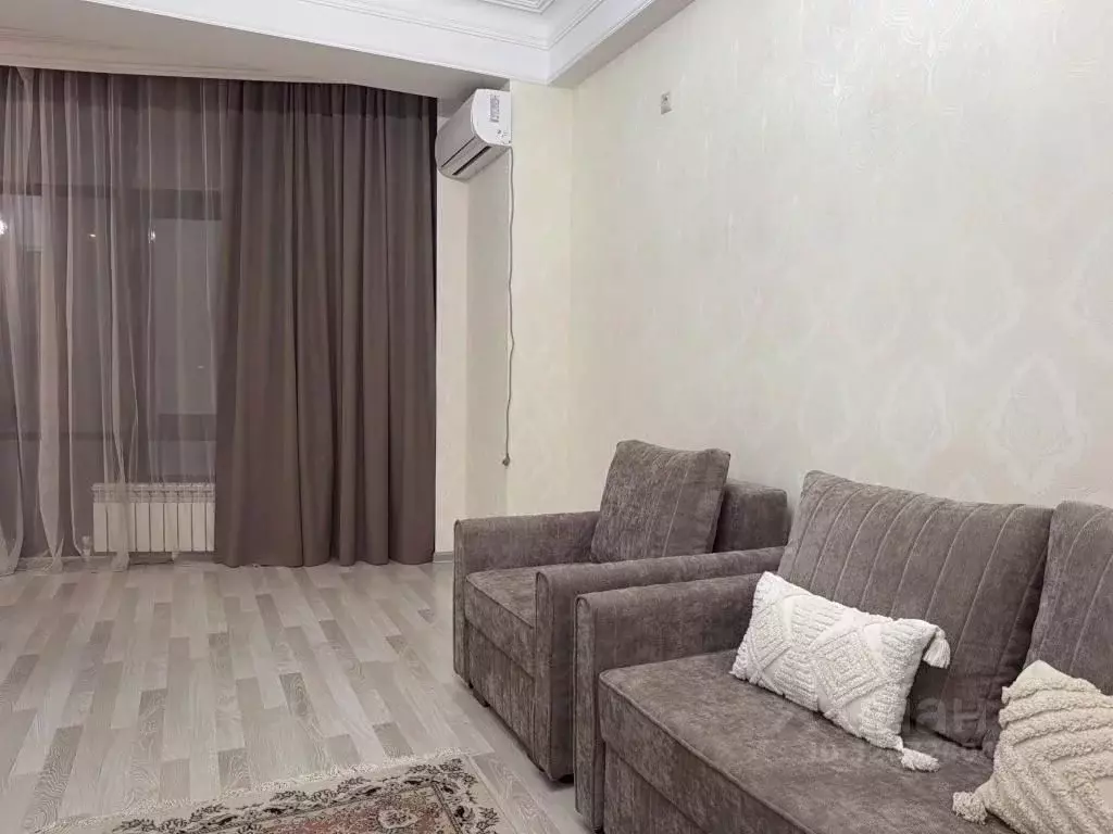 2-к кв. Дагестан, Каспийск просп. Акулиничева, 2 (66.0 м) - Фото 1