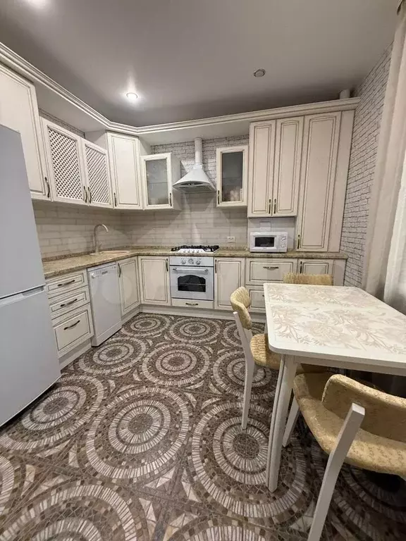 2-к. квартира, 60 м, 3/25 эт. - Фото 0