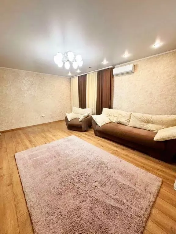 3-к кв. Хакасия, Черногорск ул. Генерала Тихонова, 4В (71.8 м) - Фото 1