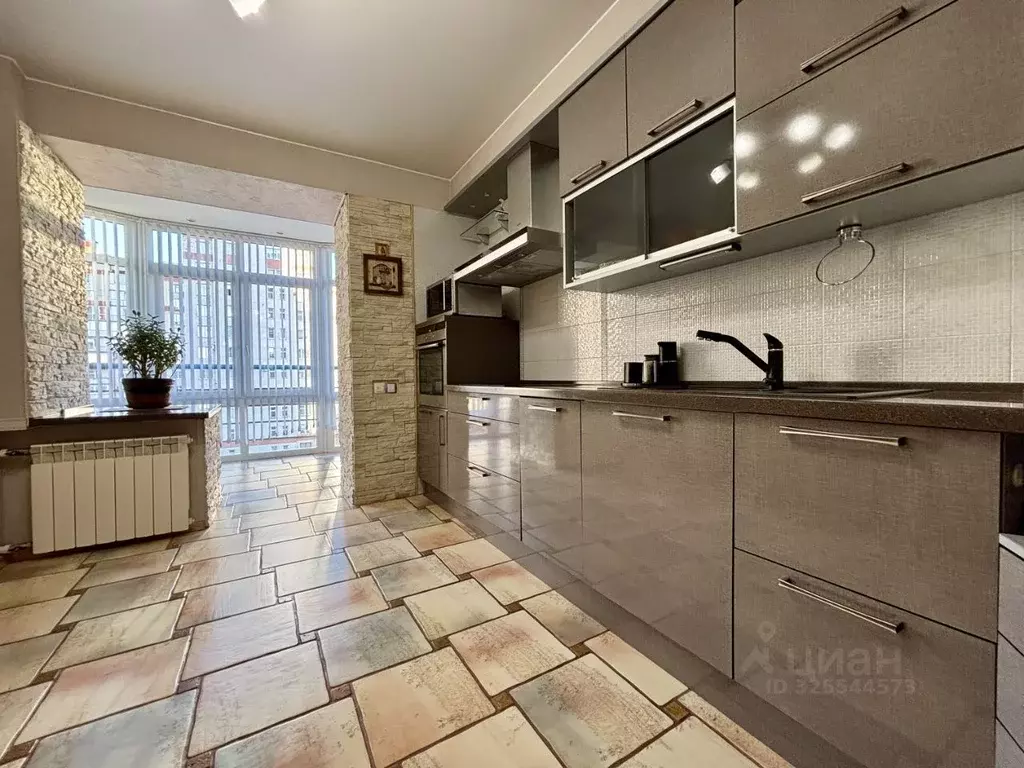 3-к кв. Санкт-Петербург ул. Ивана Фомина, 14к2 (86.2 м) - Фото 1