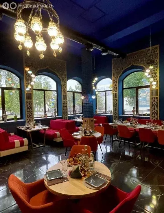 Торговая площадь (291 м) - Фото 1