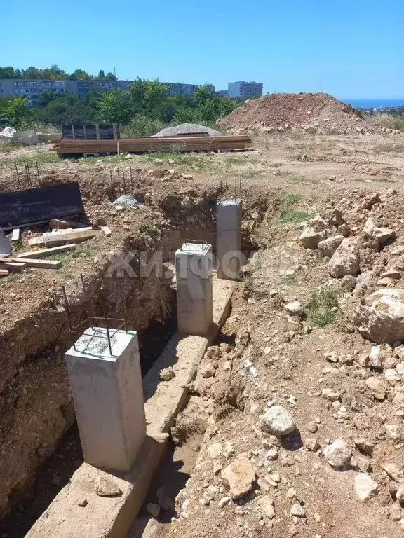 Участок в Севастополь ул. Артдивизионовская (4.0 сот.) - Фото 1