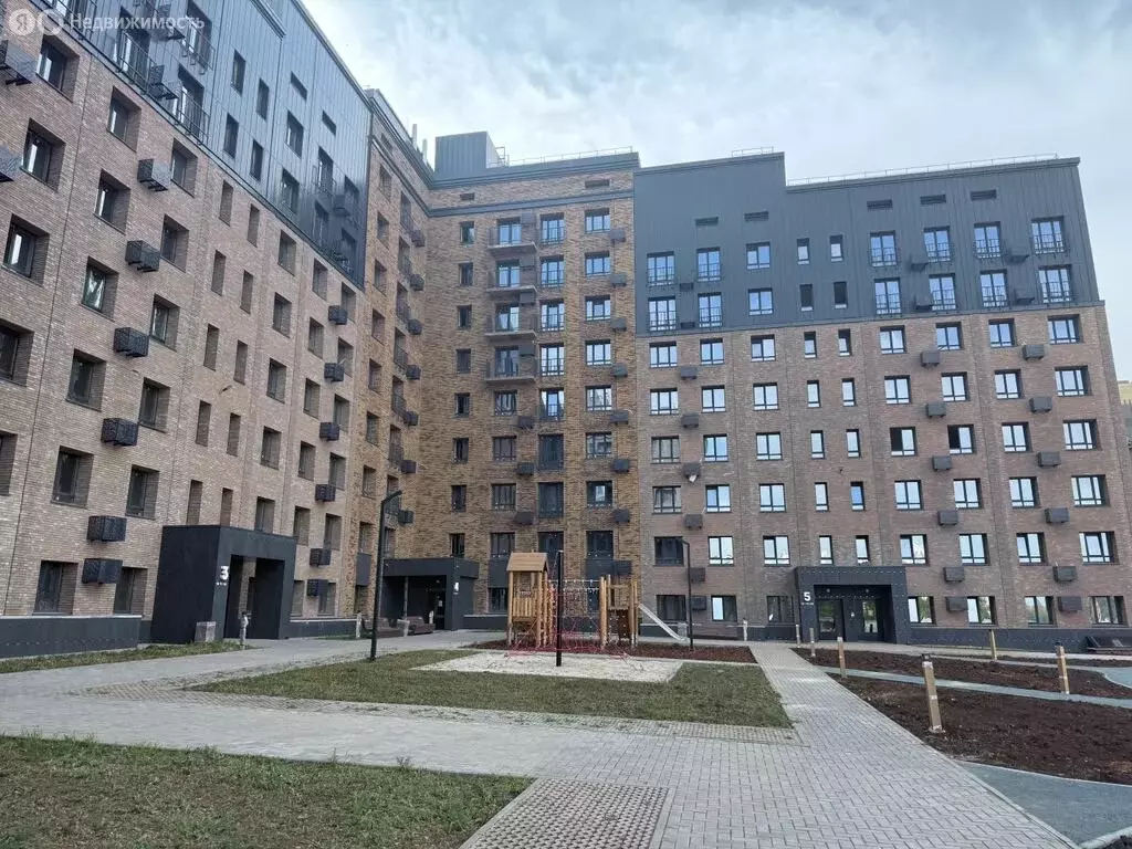 3-комнатная квартира: Оренбург, Яицкая улица, 11 (73.9 м) - Фото 0