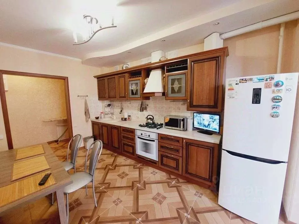 2-к кв. Калужская область, Калуга ул. Космонавта Комарова, 26 (87.0 м) - Фото 2