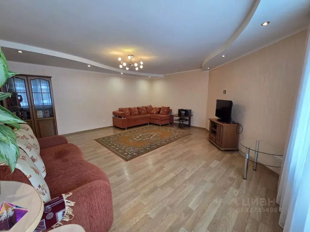 2-к кв. Саратовская область, Саратов Волжская ул., 2/10 (67.1 м) - Фото 2