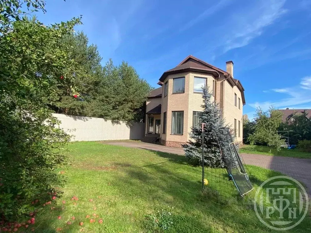 Дом в Санкт-Петербург, Санкт-Петербург, Петергоф Средний пер., 3 (261 ... - Фото 2