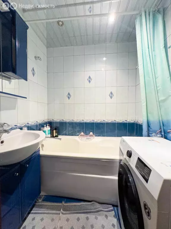 2-комнатная квартира: Тюмень, микрорайон Антипино, улица Александра ... - Фото 1