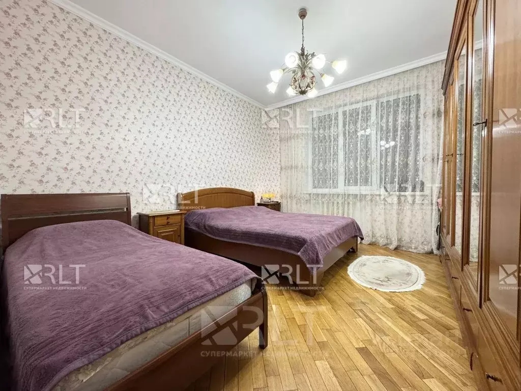 2-к кв. Дагестан, Махачкала ул. Хаджи Булача, 3А (90.0 м) - Фото 0
