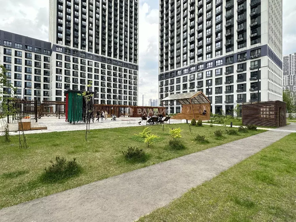 Продается 3-комнатная квартира - Фото 1