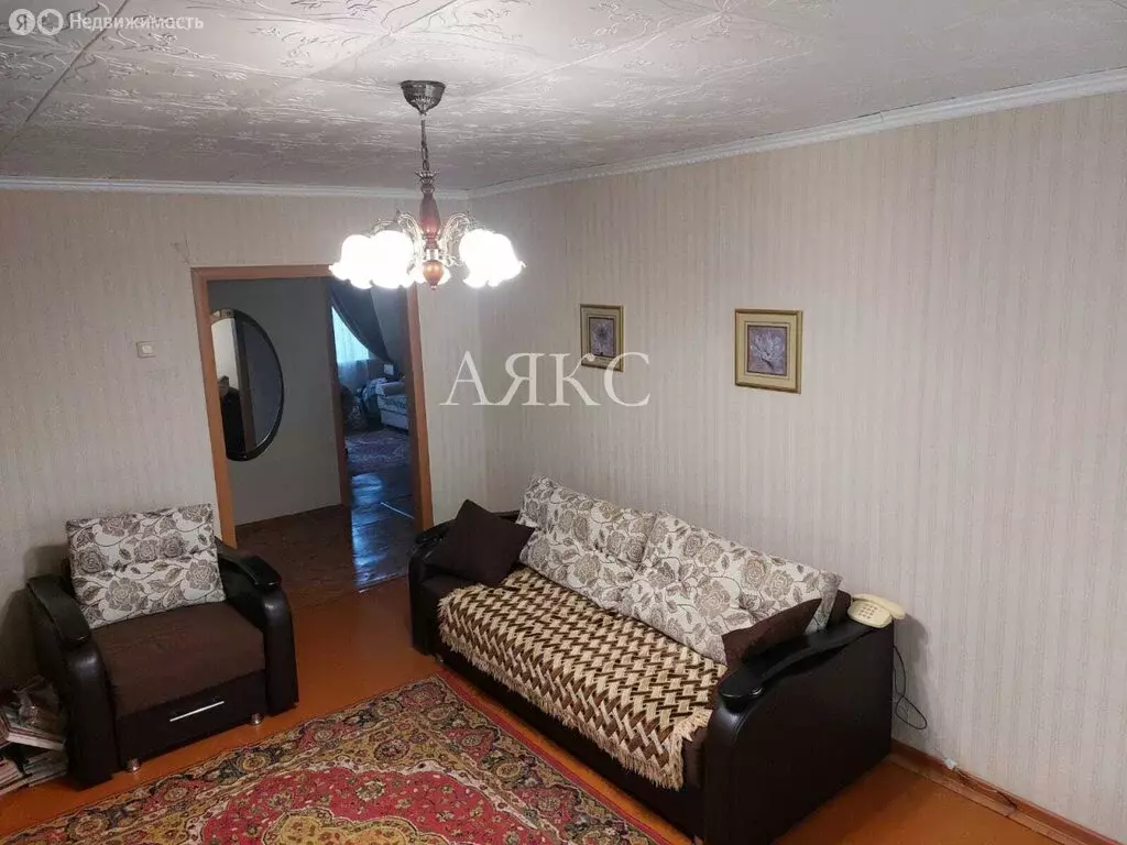 3-комнатная квартира: Ишимбай, проспект Ленина, 4 (63.5 м) - Фото 1