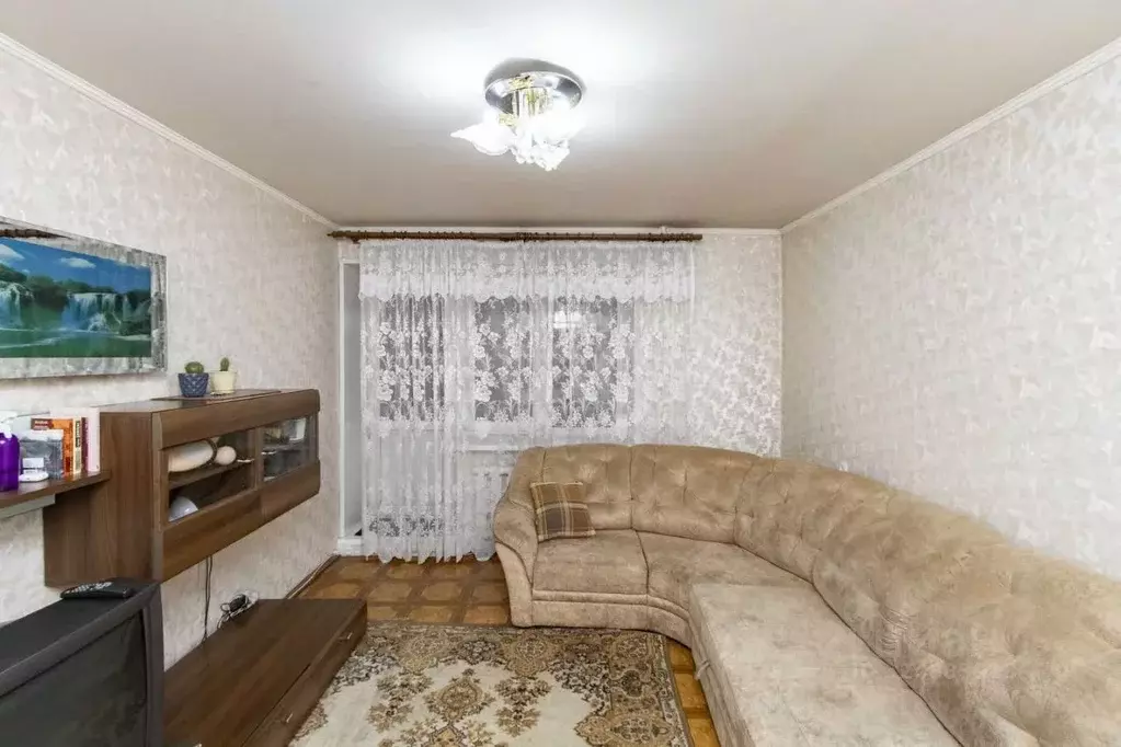 3-к кв. Тюменская область, Тюмень Минская ул., 7 (63.8 м) - Фото 0