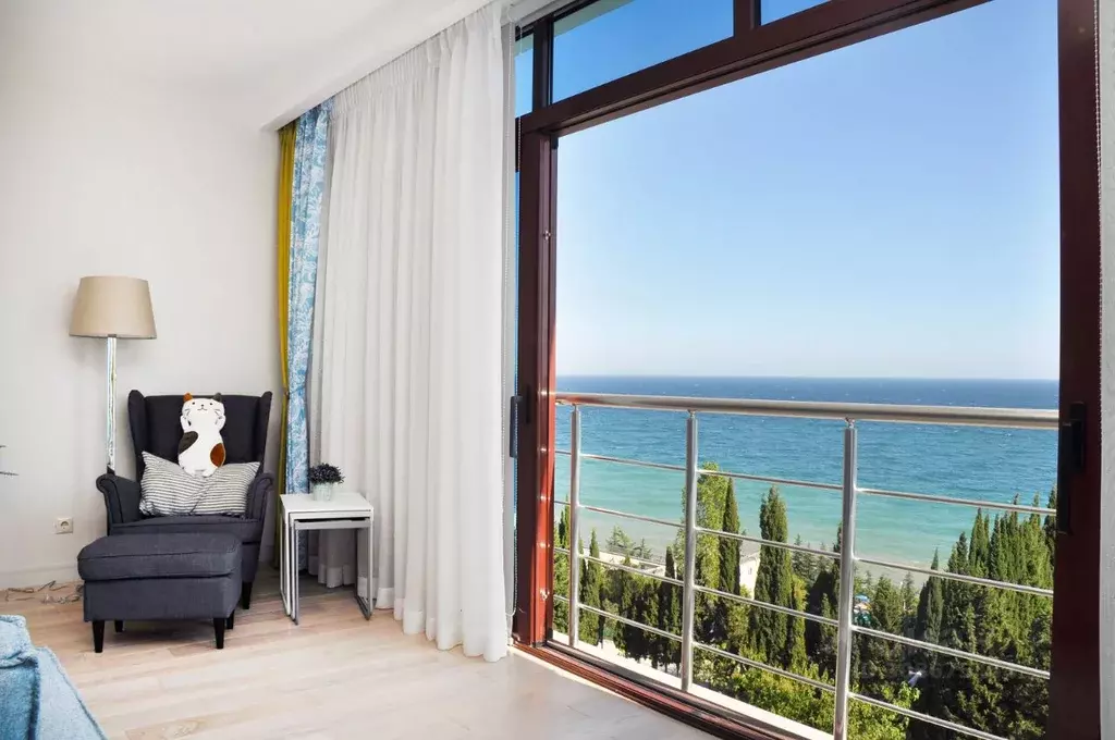 2-к кв. Крым, Алушта аллея Декабристов, 5 (126.3 м) - Фото 0