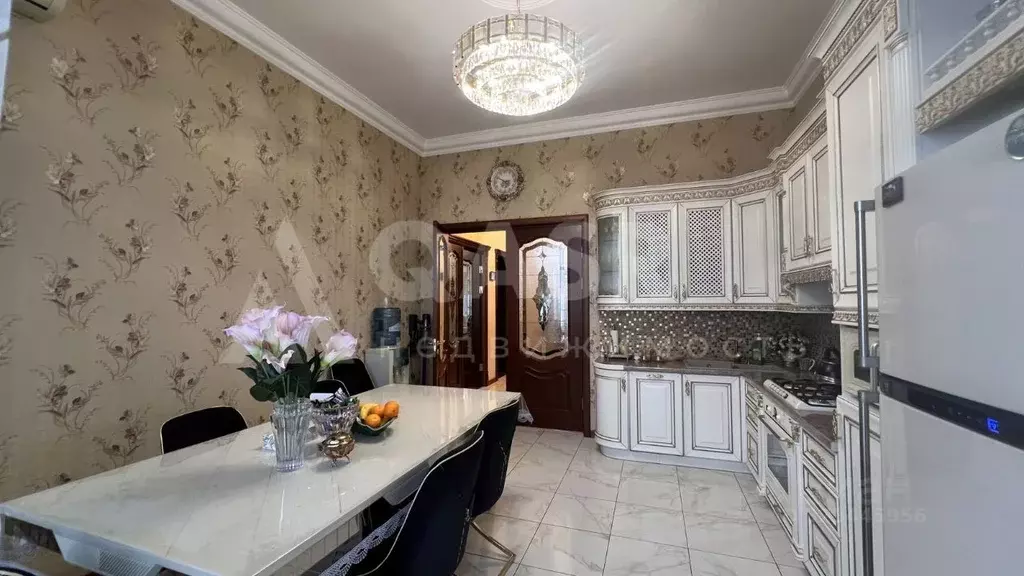 5-к кв. Дагестан, Махачкала ул. Мирзабекова, 35 (220.0 м) - Фото 1