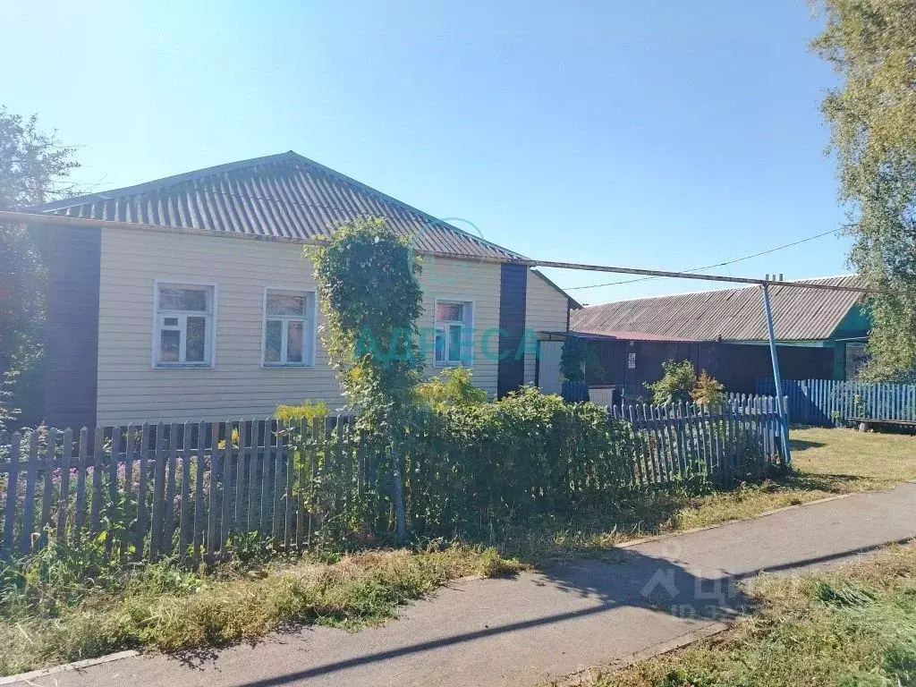 Дом в Белгородская область, Новооскольский муниципальный округ, с. ... - Фото 2