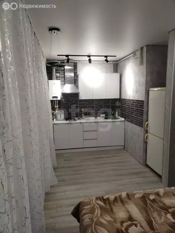 Квартира-студия: Саратов, улица имени М.В. Ломоносова, 21 (32 м) - Фото 1