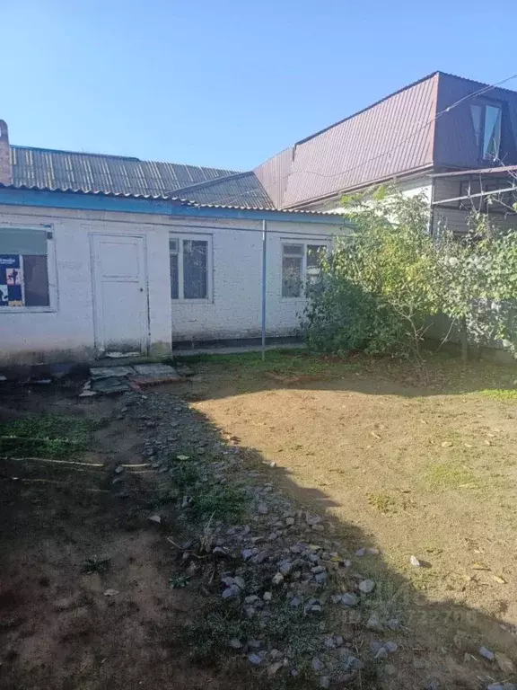 Дом в Астраханская область, Лиман рп ул. Космонавтов, 40 (90 м) - Фото 1