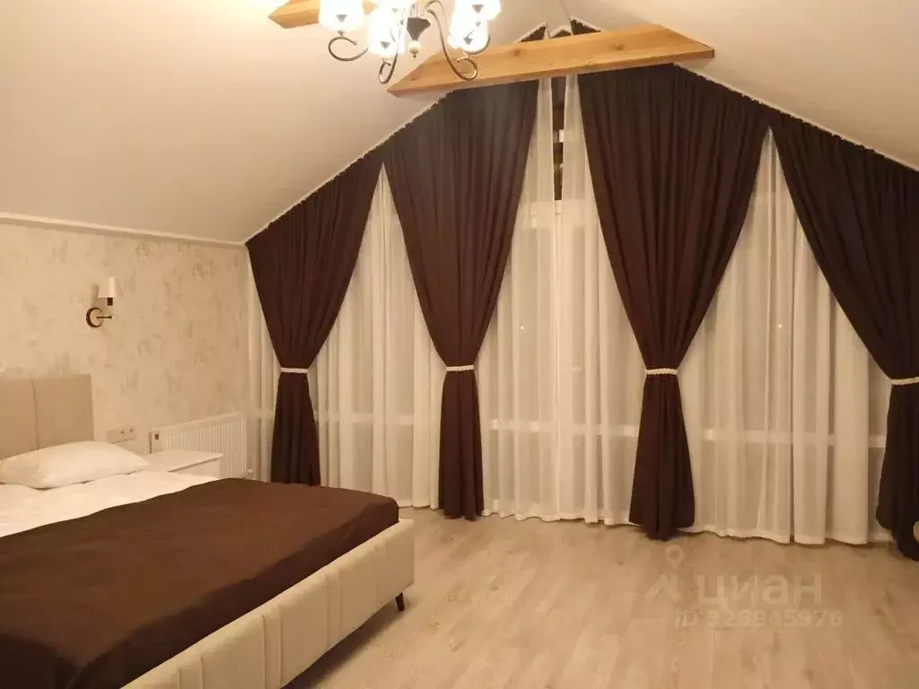 Дом в Кабардино-Балкария, Эльбрусский район, с. Эльбрус ул. ... - Фото 1