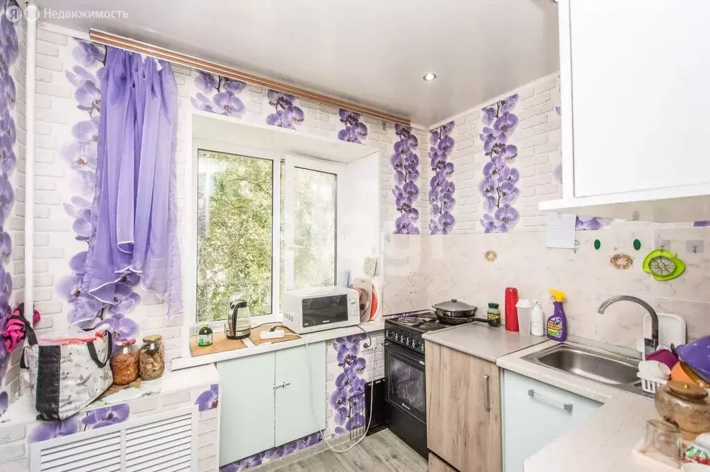 3-комнатная квартира: Тюмень, проезд Геологоразведчиков, 24 (50.5 м) - Фото 2
