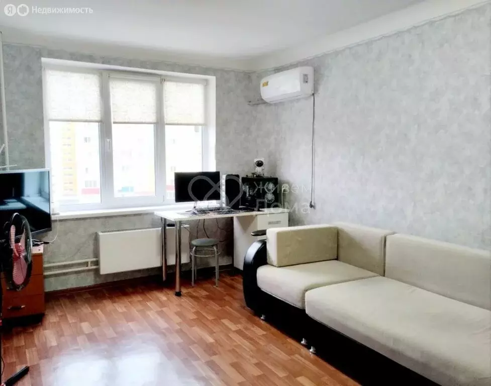 1-комнатная квартира: Волжский, улица имени Генерала Карбышева, 120 ... - Фото 1