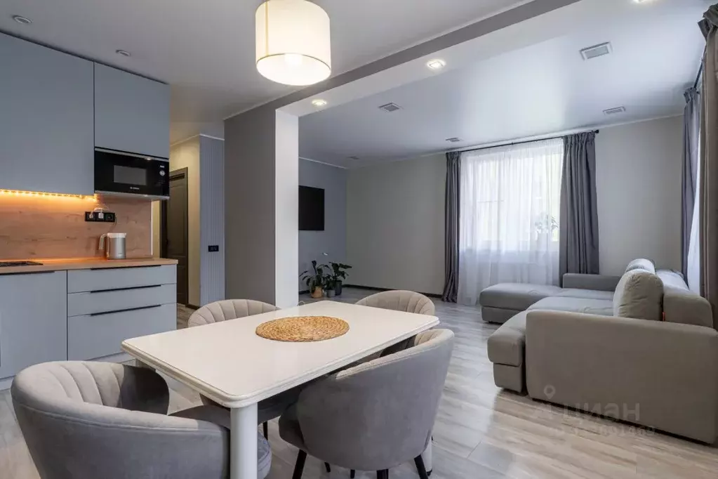 2-к кв. Татарстан, Казань ул. Рауиса Гареева, 107 (53.1 м) - Фото 1