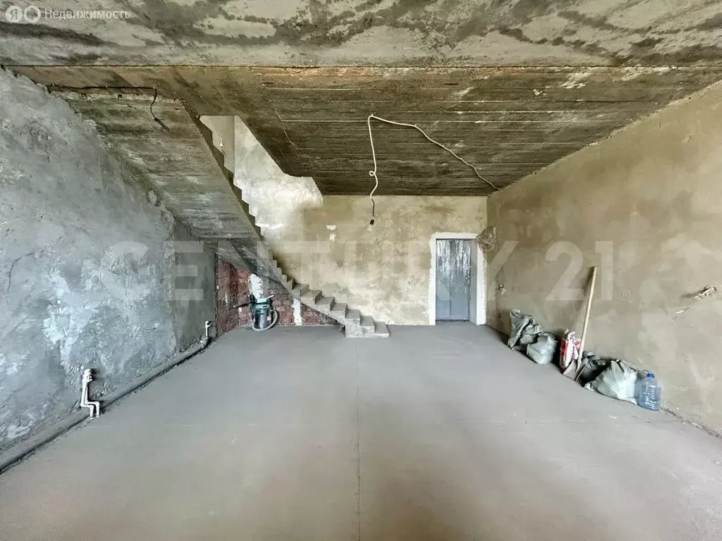 Квартира-студия: Махачкала, улица Ирчи Казака, 8 (120 м) - Фото 1