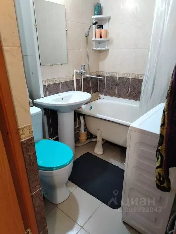 3-к кв. Волгоградская область, Волгоград ул. 50 лет Октября, 3 (55.0 ... - Фото 2