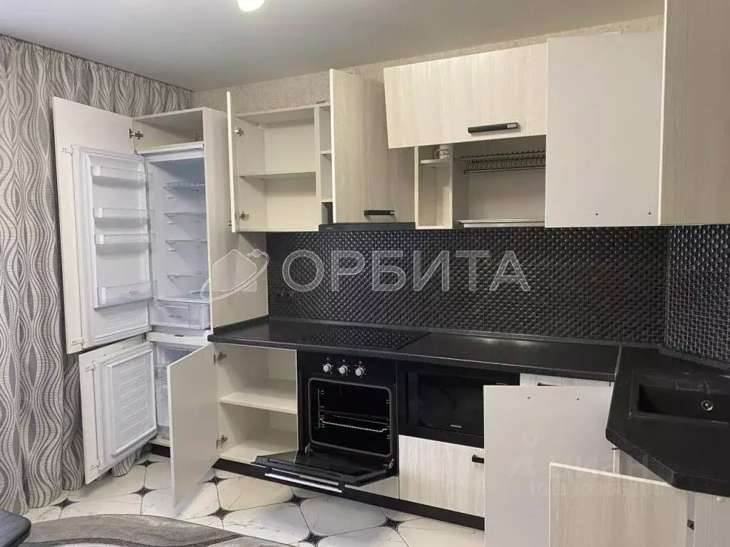 3-к кв. Тюменская область, Тюмень Кремлевская ул., 102 (106.0 м) - Фото 2