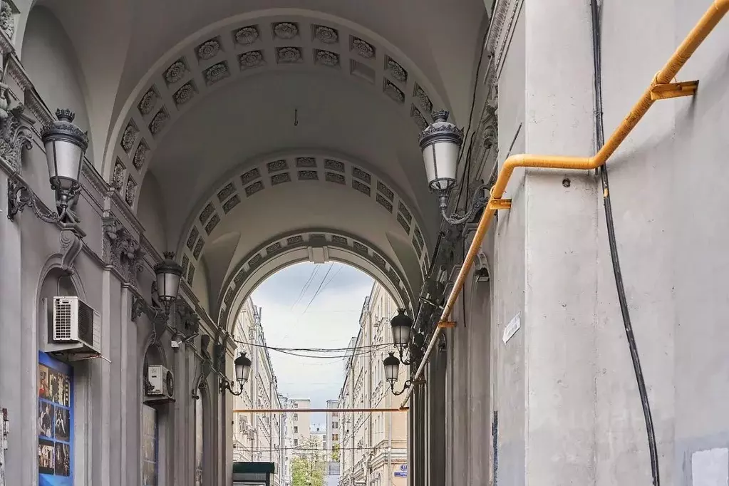 Комната Москва ул. Петровка, 17С2 (27.6 м) - Фото 1