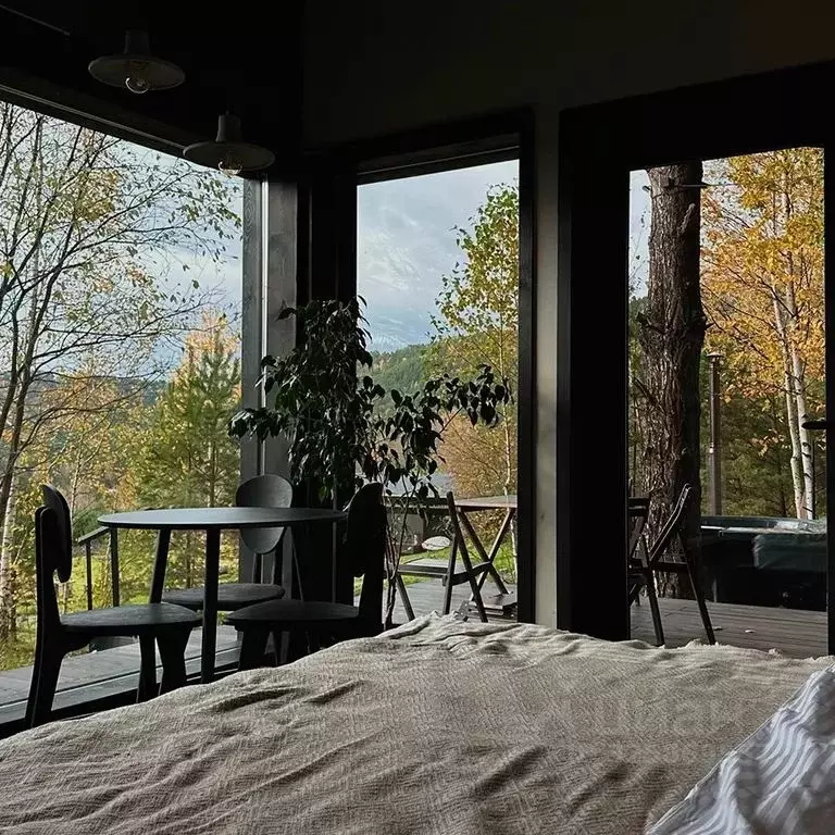 Дом в Красноярский край, Дивногорск городской округ, пос. Манский ул. ... - Фото 1