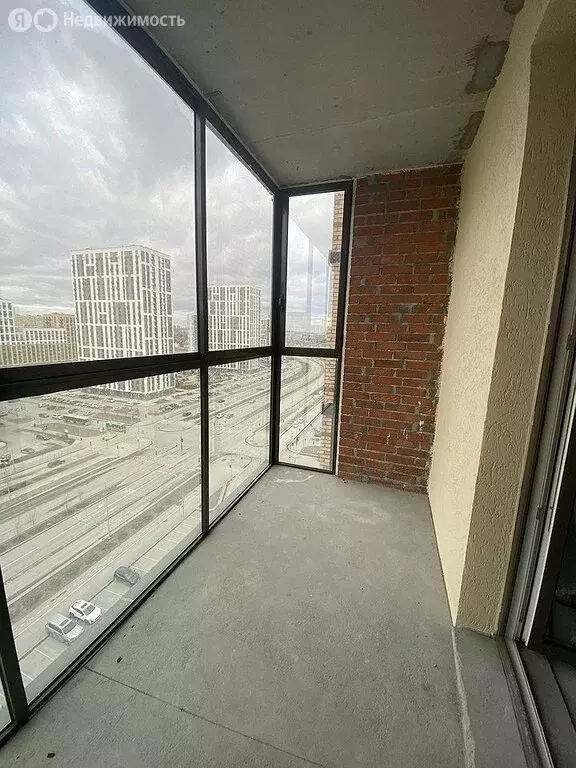 2-комнатная квартира: Тюмень, улица Фармана Салманова, 16 (61.9 м) - Фото 1