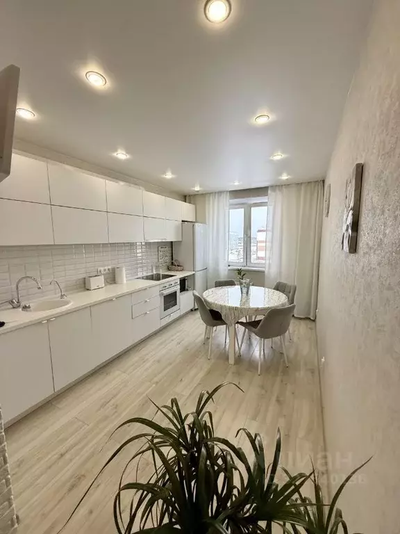 3-к кв. Курганская область, Курган Заозерный жилрайон, 7-й мкр, 9 ... - Фото 1