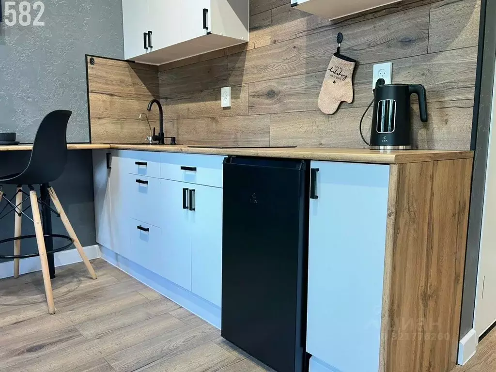 Комната Свердловская область, Екатеринбург ул. Лодыгина, 15 (21.0 м) - Фото 2