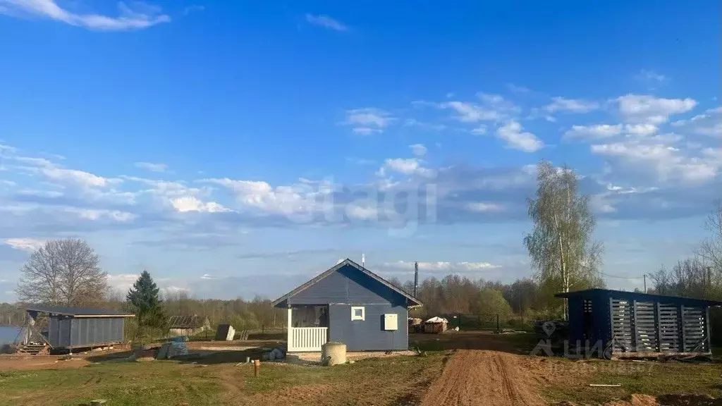 Дом в Псковская область, Себежское с/пос, д. Зуево  (80 м) - Фото 1