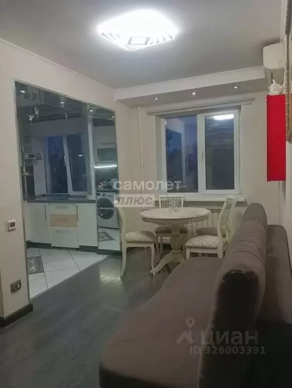 3-к кв. Омская область, Омск ул. Чехова, 3 (55.8 м) - Фото 1