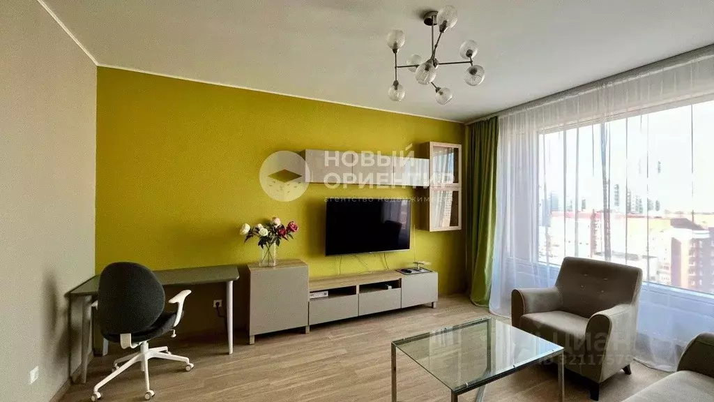 2-к кв. Свердловская область, Екатеринбург ул. Хохрякова, 63 (62.7 м) - Фото 1