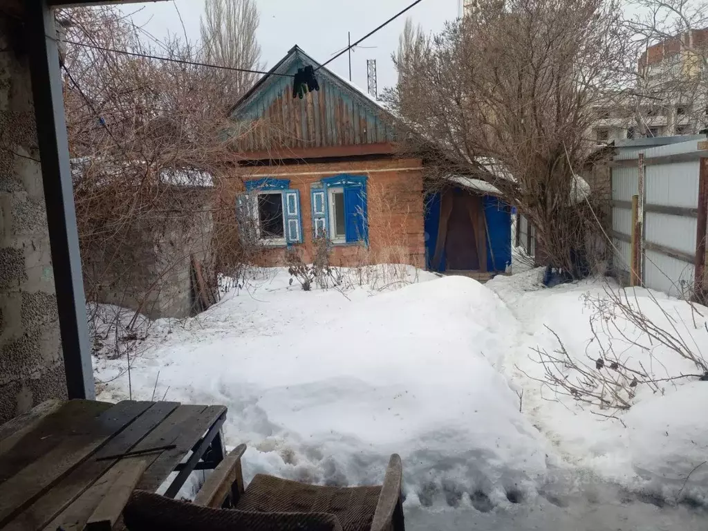 Дом в Саратовская область, Энгельс Новоузенская ул., 96 (58 м) - Фото 2