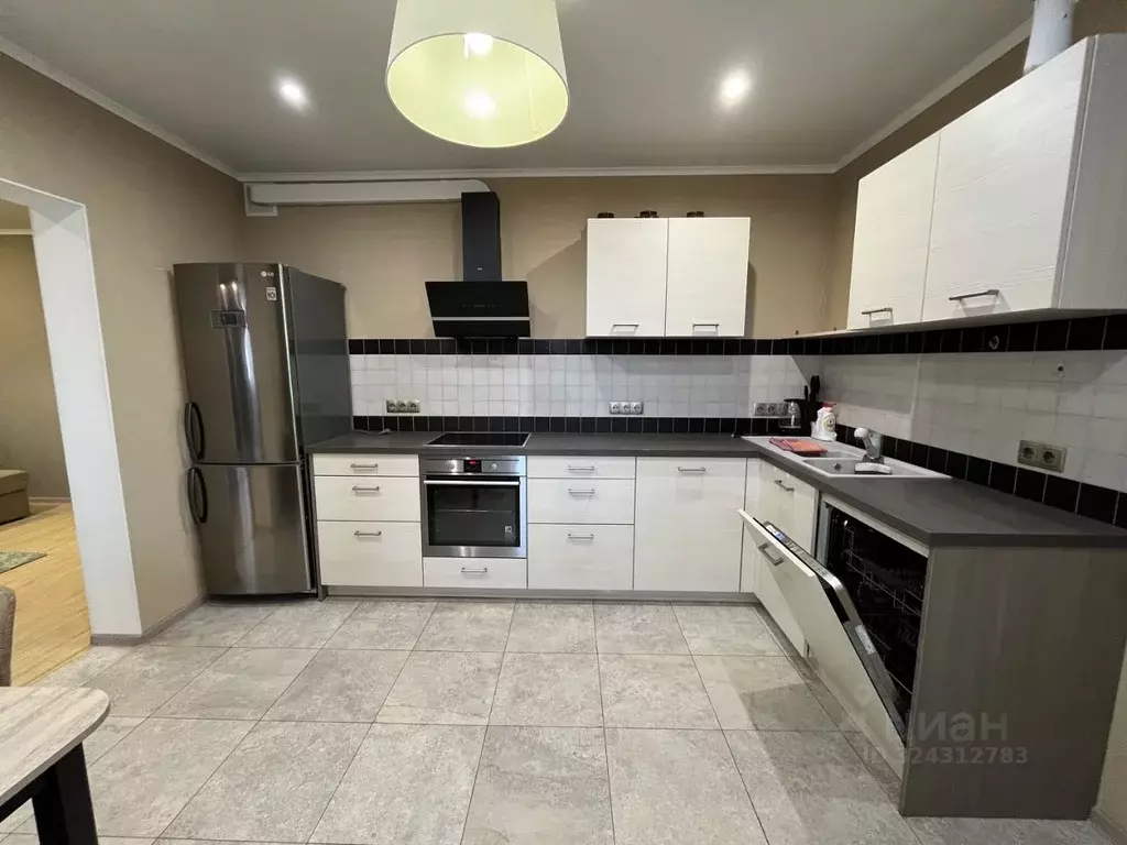 3-к кв. Москва, Москва, Московский г. ул. Радужная, 14к1 (90.0 м) - Фото 1