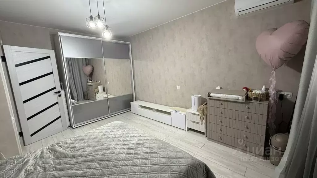 1-к кв. Крым, Симферопольский район, с. Мирное ул. Щедрая, 3 (46.0 м) - Фото 1