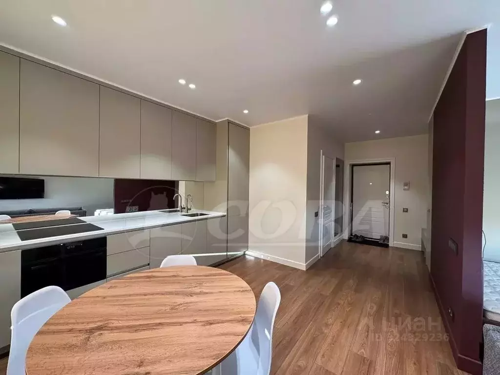 1-к кв. Тюменская область, Тюмень Новгородская ул., 22 (43.0 м) - Фото 1