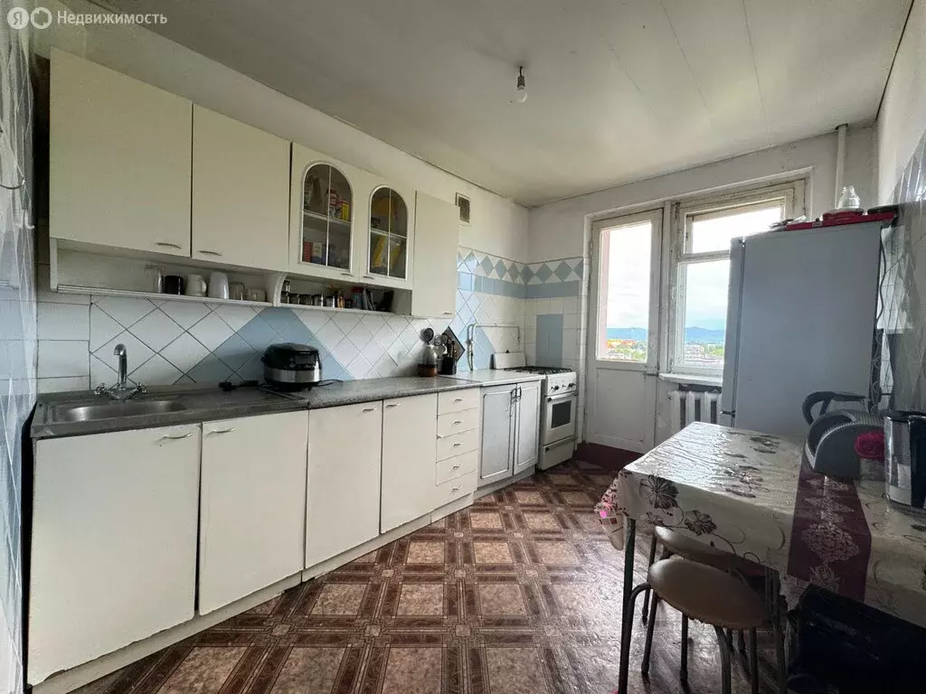3-комнатная квартира: Нальчик, улица Щаденко, 29 (65 м) - Фото 0