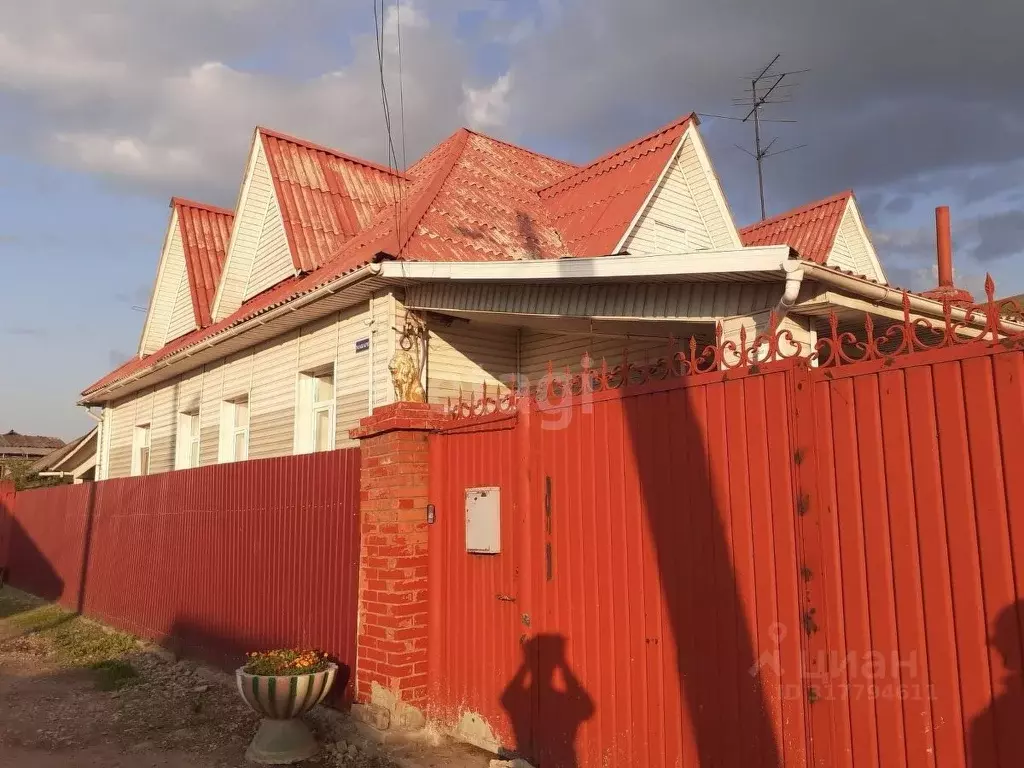 Дом в Красноярский край, Красноярск Суворовский мкр, ул. Макаренко, 20 ... - Фото 0