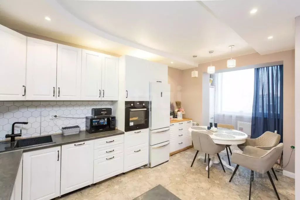 1-к кв. Ханты-Мансийский АО, Сургут ул. Чехова, 12 (68.1 м) - Фото 2