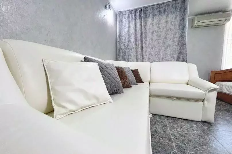 2-к кв. Крым, Симферополь ул. Троллейбусная, 3 (70.0 м) - Фото 1