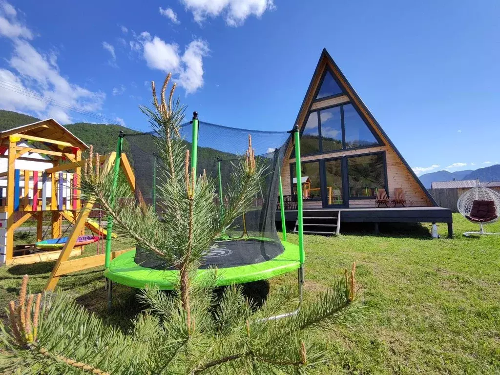 Коттедж в Алтай, Чемальский район, Элекмонарское с/пос, с. Элекмонар ... - Фото 1