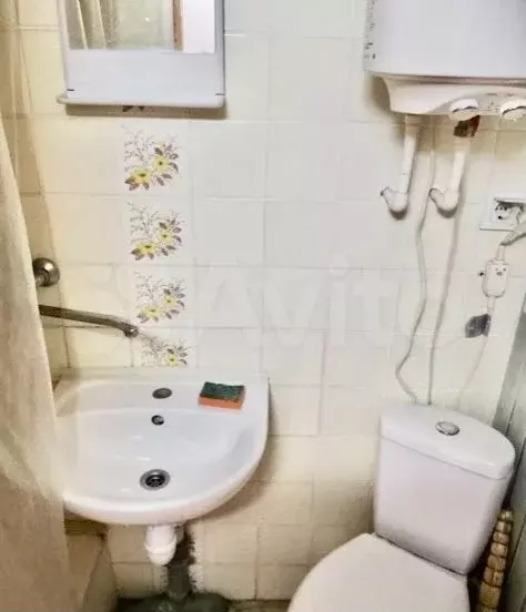 Комната 12 м в 4-к., 2/2 эт. - Фото 1