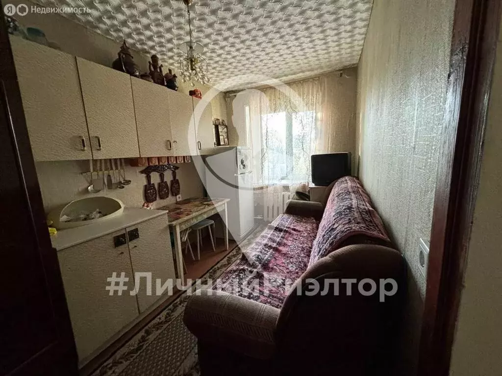 2к в -комнатной квартире (14.2 м) - Фото 0