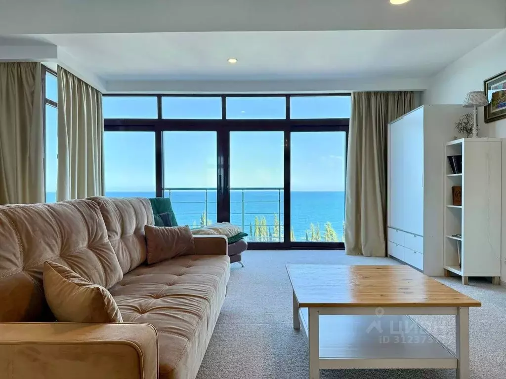 1-к кв. Крым, Алушта аллея Декабристов, 5 (61.0 м) - Фото 1