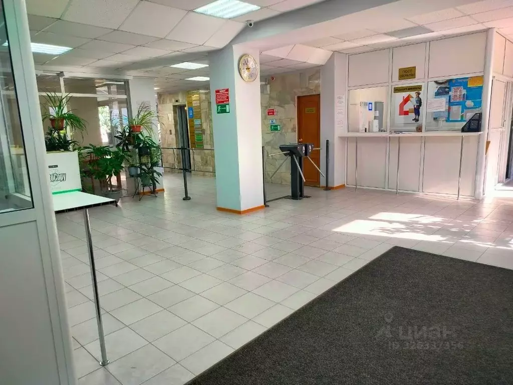 Помещение свободного назначения в Саха (Якутия), Якутск просп. Ленина, ... - Фото 2