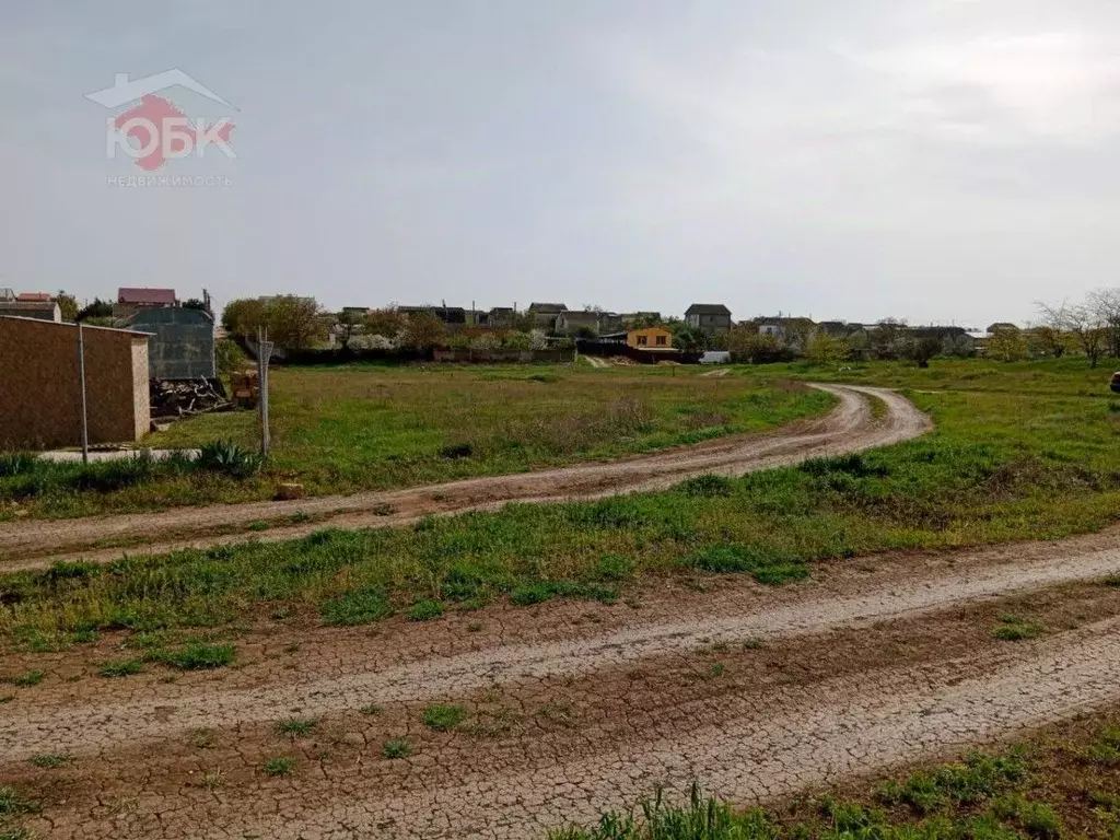 Участок в Крым, Сакский район, с. Суворовское 1 (8.0 сот.) - Фото 1